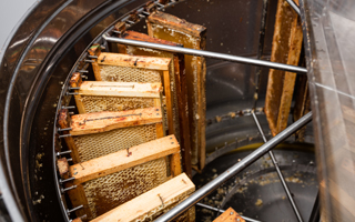 Machines for honey production / Honey extractors